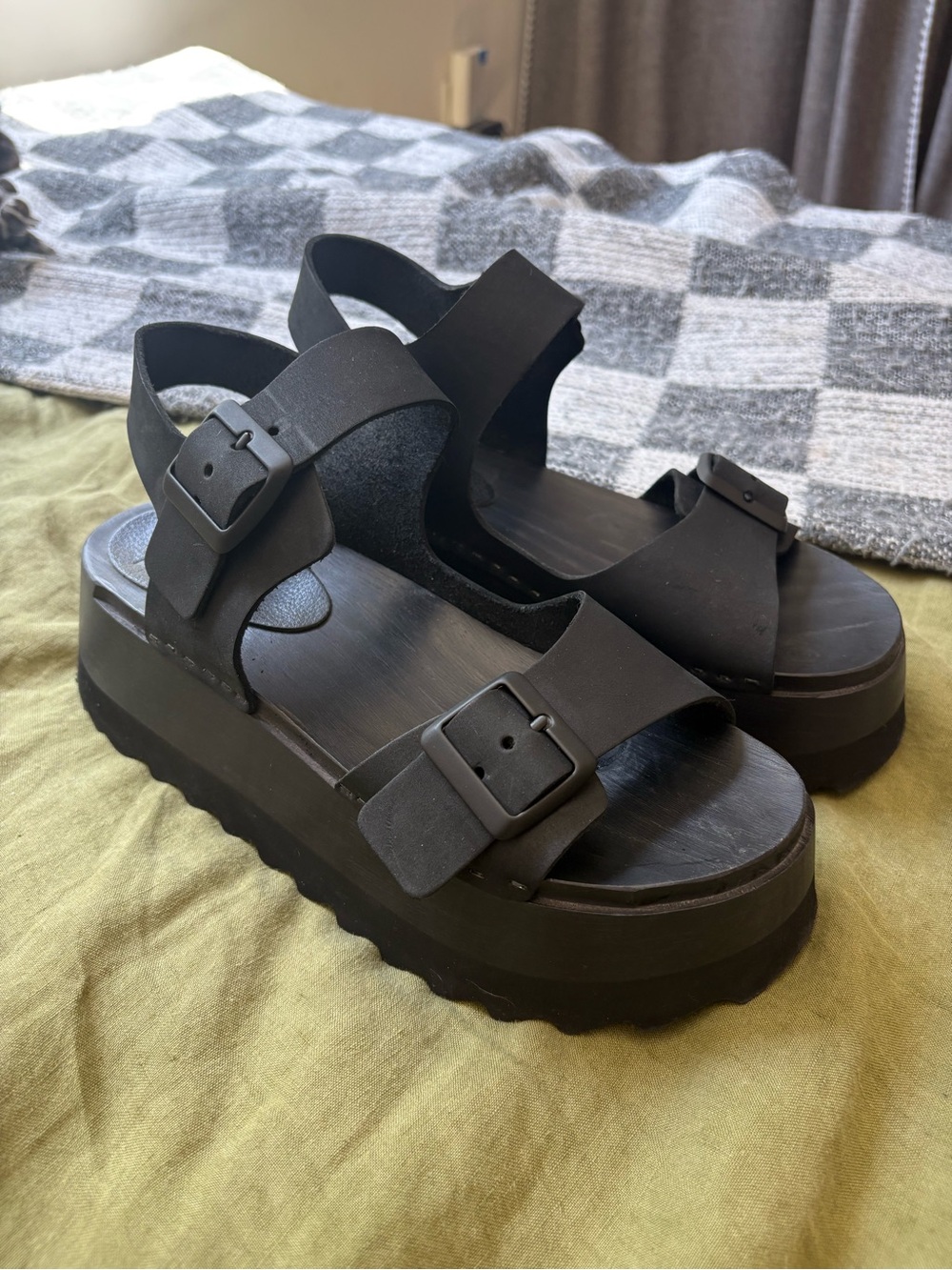 BRYR Gigi Platform Chonk Sandals in Monochrome Black size 8 / 38 - Picture 2 of 11